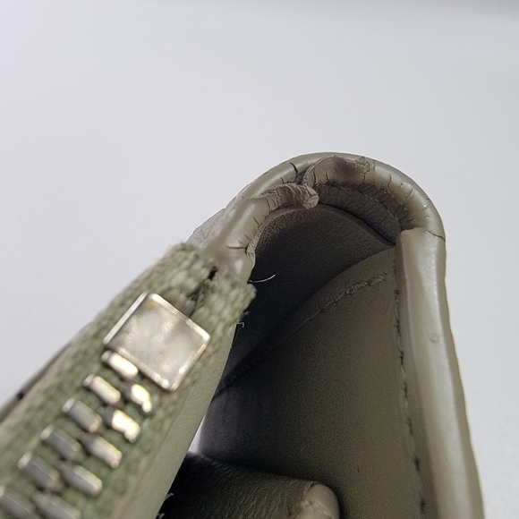 LOUIS VUITTON LV Aerogram Pilot Leather Trifold Wallet - Picture 9 of 14